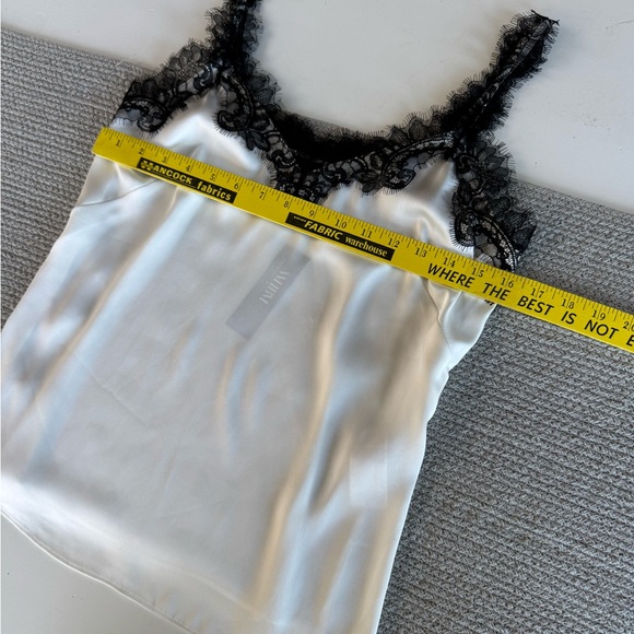 White House Black Market Ivory Black Lace Trim Silky Cami Tank Top Size XS New - Picture 7 of 10